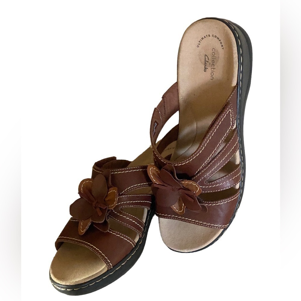CLARKS COMFORT LEATHER COLLECTION SLIP-ONS BROWN 2” Heel Leather Flower …